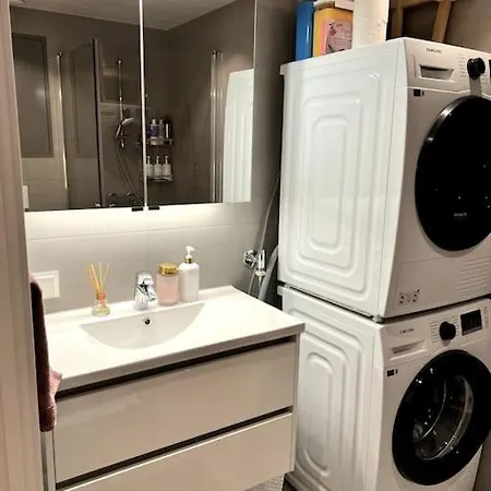 Апартаменты Modern 2 Bedroom In Center