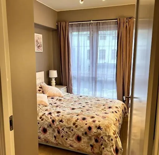 Modern 2 Bedroom In Center