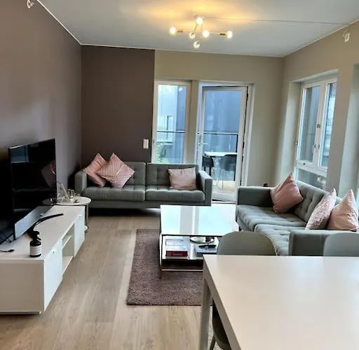 Modern 2 Bedroom In Center 公寓